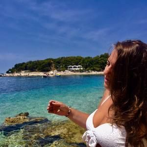 Meet your Posher, Alyssia